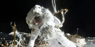 Así fue la segunda caminata espacial del año (video)