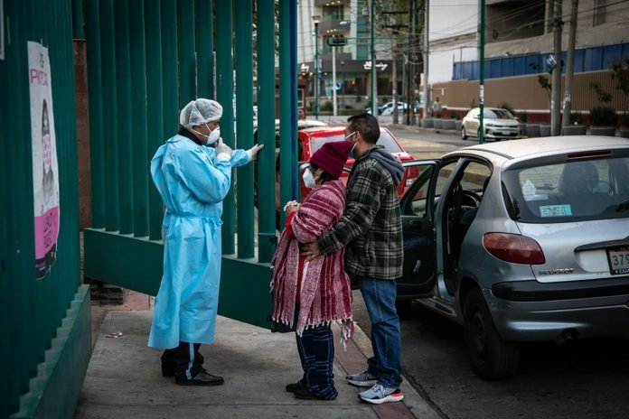 Hospitales-gente-paramedicos-Covid19-2