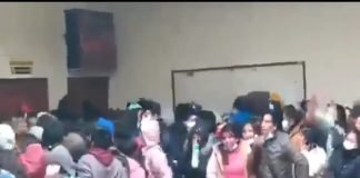 Mueren 7 universitarios al caer de un cuarto piso en Bolivia