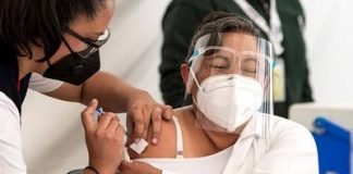 Cerca de 700 personas presentan reacciones adversas a vacuna de Pfizer en SLP