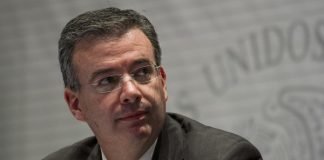 Alejandro Díaz de León, gobernador del año: Central Banking