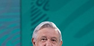 AMLO adelanta Reforma a Constitución para que sea aprobada su Ley Eléctrica