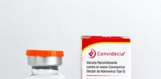 Sale primer lote de vacunas CanSino envasadas en México