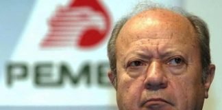 Renuncia Romero Deschamps a PEMEX