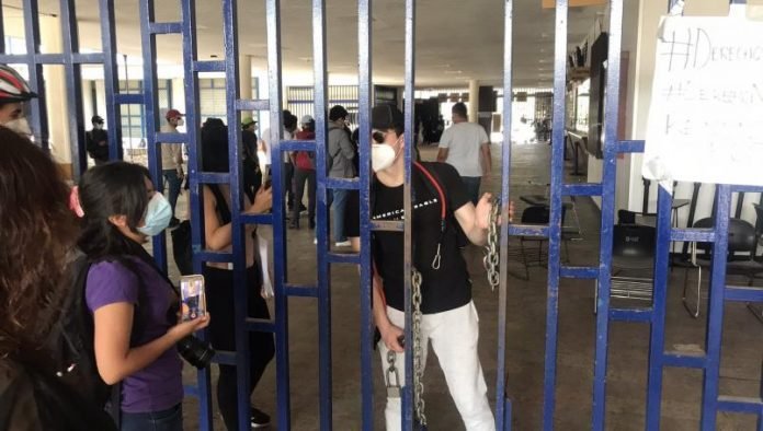 toma-facultad-de-derecho