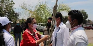 Erika Rodríguez mantiene diálogo con transportistas de El Arenal