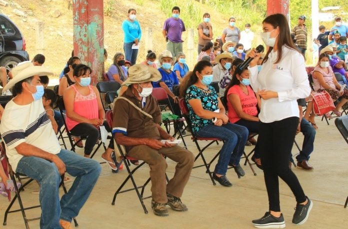 Lila Martinez Garay, Candidata a Diputada Local por el DITTO 01 Zimapan