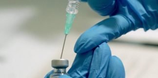 Detienen a 2 enfermeras en Bolivia por robo de vacunas contra COVID-19