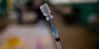 Pfizer confisca vacunas falsas en México