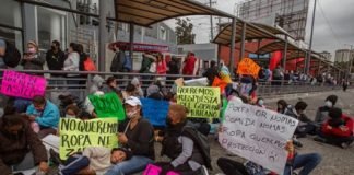 Ambulantes agreden a migrantes en BC