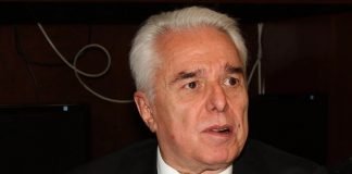 Enrique Guzmán ratifica denuncia contra Frida Sofía