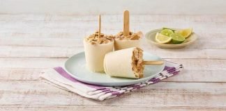 Consiente a tu paladar con unas deliciosas paletas heladas de pay de limón con LA LECHERA®