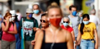 Viaje de estudiantes desencadena enorme brote de covid en España Rebrote España