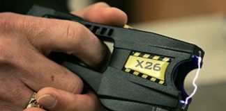 PT pide regular venta de pistolas eléctricas Taser regulación