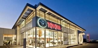 Toyota presiona en EEUU para desacelerar cambio a electromovilidad Toyota Carros