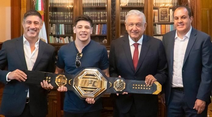 AMLO y el “Cuau” recibieron al campeón de la UFC, Brandon Moreno AMLO Cuauhtémoc Blanco