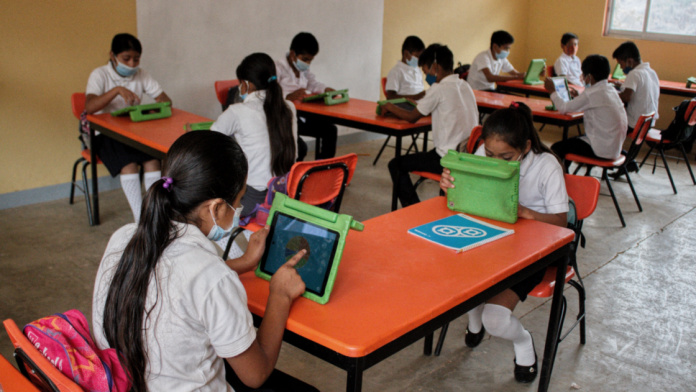 clases presenciales AMLO