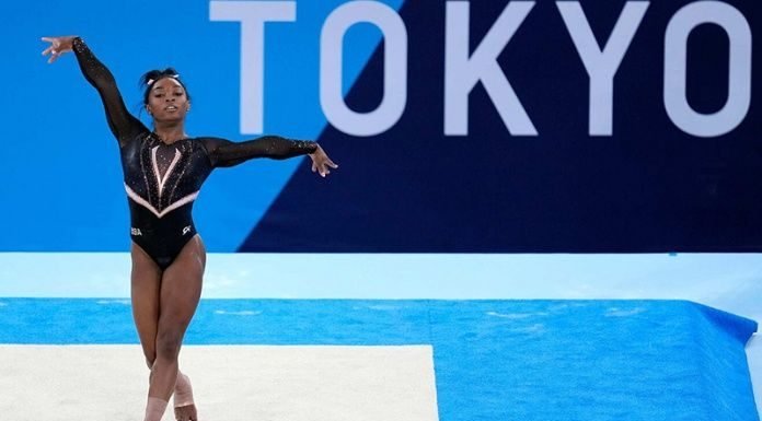 Simone Biles prefirió salud mental que gloria olímpica Tokio Gimnasia