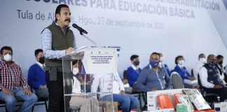 Fayad entrega material educativo a estudiantes de Tula Fayad Despensa