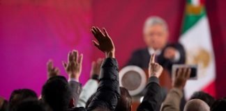 Por controversia, Presidente propone repartir preguntas en Mañanera con tómbola AMLo Mañanera