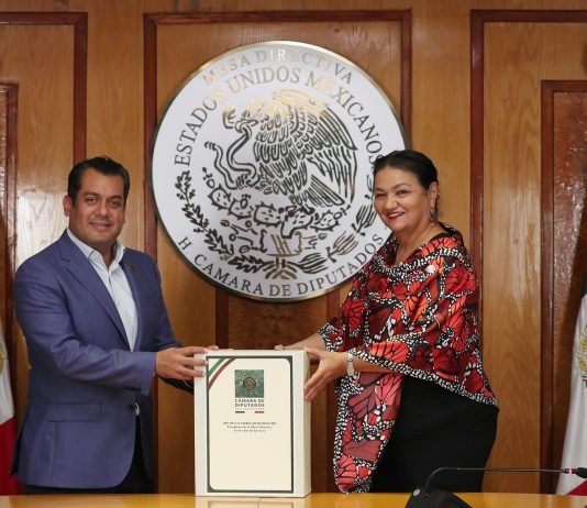 Sauri entrega Mesa Directiva