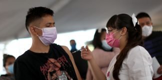 CDMX ofrecerá vacuna AstraZeneca o Pfizer a quienes viajen al extranjero Vacunas CDMX