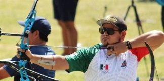 ‘Abuelo’ Álvarez, en la apertura del tiro con arco en la Reforma Abuelo tiro con arco
