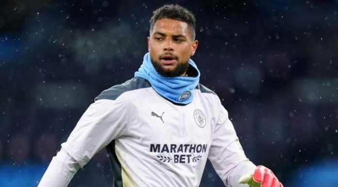 Da positivo a Covid-19 portero del Manchester City