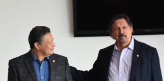 El senador Julio Menchaca se reúne con líderes del Sindicato Minero