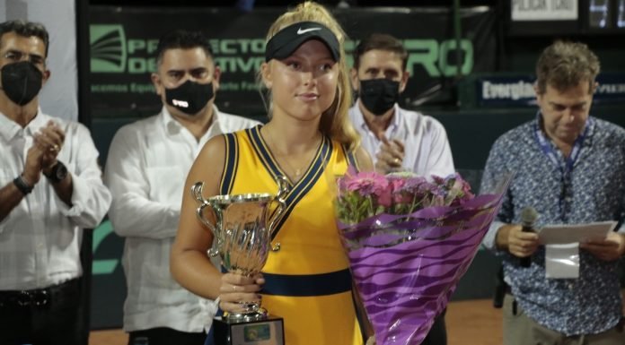 Tenista checa se proclama campeona de singles femenil en Mundial de Yucatán