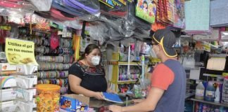 Papeleros sin repunte de ventas por paro de maestros