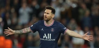 El astro del fútbol Lionel Messi en aislamiento por COVID-19