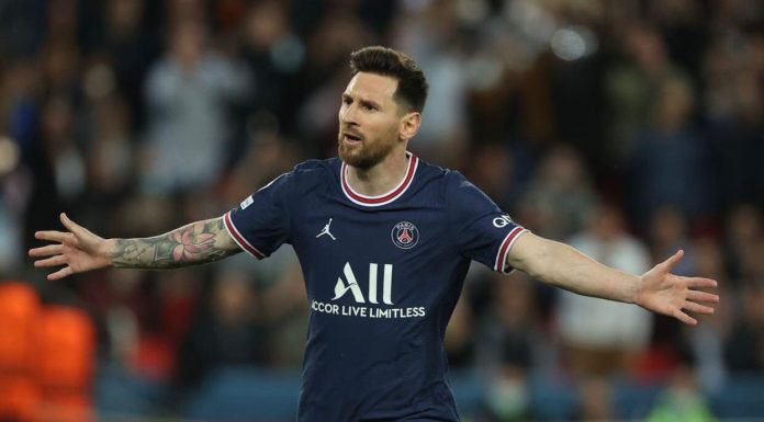 El astro del fútbol Lionel Messi en aislamiento por COVID-19