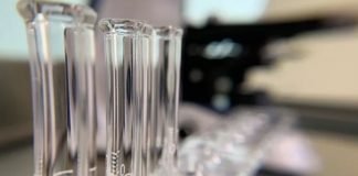 FDA aprueba dosis de refuerzo a jóvenes de 12-15 años ante ómicron en Estados Unidos INTERNACIONAL