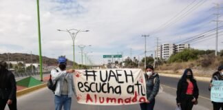Exigen estudiantes de la UAEH clases presenciales UAEH