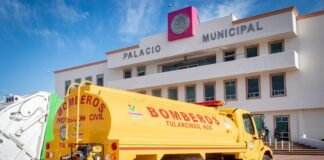 Entregan camión cisterna a la Dirección de Bomberos y Protección Civil de Tulancingo