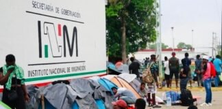 Migrantes cubanos y venezolanos irrumpen en oficinas migratorias de Ciudad Hidalgo
