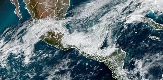 Lluvias y fuertes rachas de viento en el sureste de México