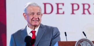 Exhorta AMLO a la oposición a definirse en favor de la reforma eléctrica
