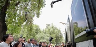 Inaugura Ricardo Monreal exposición fotográfica “Zacatecas tierra de artistas”