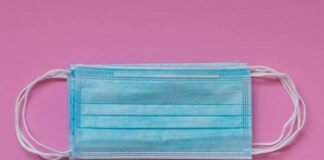 Estados Unidos: disyuntiva de eliminar o mantener uso de cubrebocas en aerolíneas