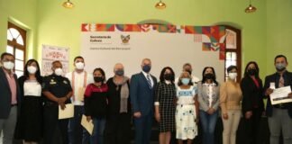 Entregan medallas a hidalguenses por la diversidad cultural