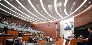 Ricardo Monreal llama a ingenieros a sumarse a la transformación pacífica del país