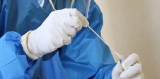 Doctores y enfermeros, los mejor evaluados por su desempeño en la pandemia