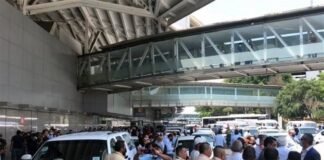 Bloqueo de taxistas en terminales 1, 2, 3, 4 del AICM