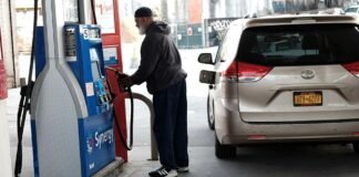 Alcanza precio de gasolina en EEUU nuevo récord