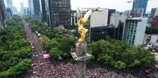 Desbordaron las calles de la CDMX durante marcha del Orgullo LGBTTTIQ+