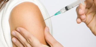 Estudian inclusión de Ómicron en una vacuna modificada como refuerzo: OMS