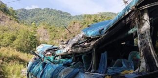 Fallecen 11 personas y 26 resultan heridas en volcadura de autobús en Chiapas