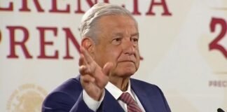 Celebra AMLO triunfo de Gustavo Petro en Colombia, durante la mañanera